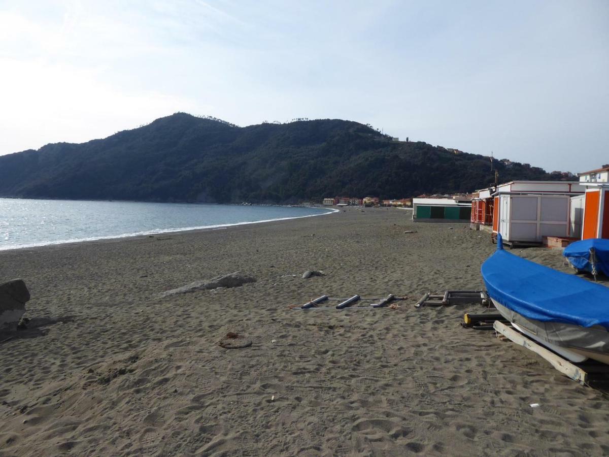 House Little Boat By Holiday World Riva Trigoso Kültér fotó